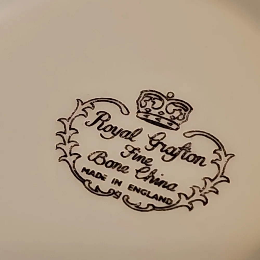 Vintage‎ Royal Grafton Fine Bone China Tea Coffee Cup Mug Floral made England - Picture 7 of 7